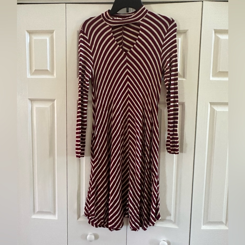 Altar’d State Maroon/Cream Dress